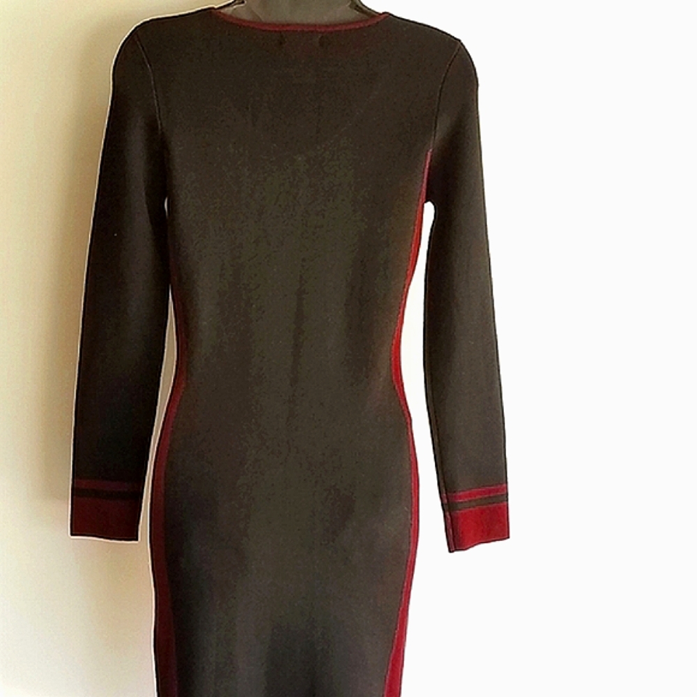 Max Studio Color Block Fitted Sweater Dress ⭐⭐ - Picture 7 of 7